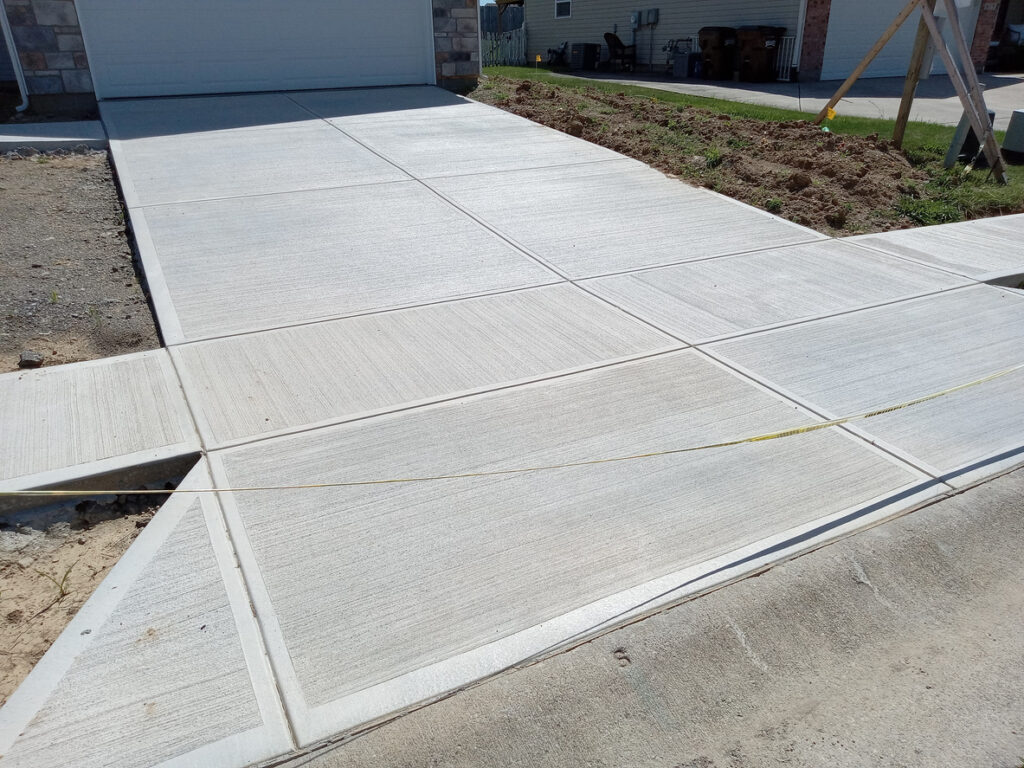 Central Illinois Construct are concrete contractors who provide driveway services